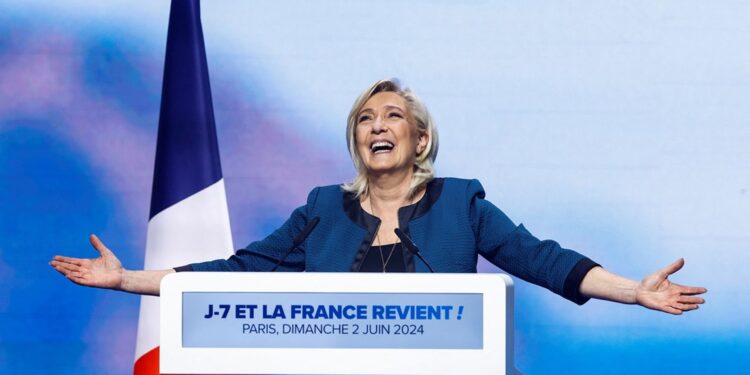 Justiça francesa condena Marine Le Pen, principal líder da “extrema-direita” na Europa, por fraude e corrupção
