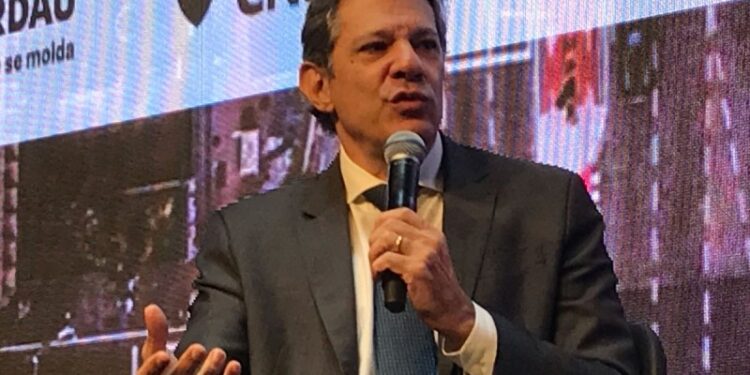 Haddad testa ânimos ao cogitar alteração nos parâmetros do arcabouço fiscal