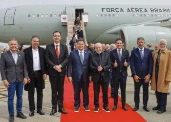Em meio ao tarifaço de Trump, Lula aterrissa no Japão com grande comitiva e visa ampliar as relações comerciais