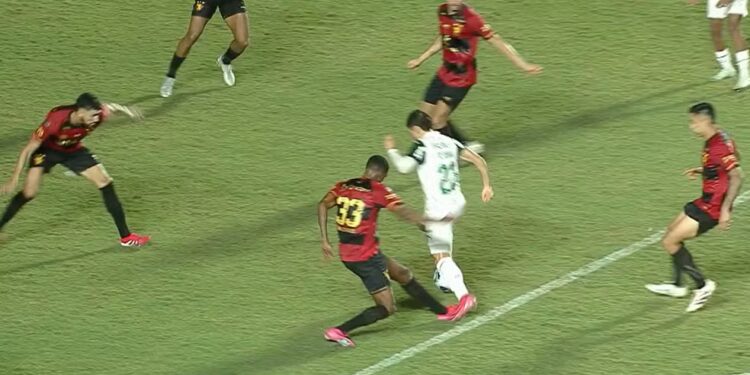 CBF afasta árbitros após polêmicas em partidas do Palmeiras e do Cruzeiro