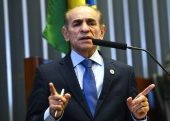 CCJ do Senado aprova PEC do fim da reeleição no Executivo e unificação das eleições gerais