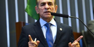 CCJ do Senado aprova PEC do fim da reeleição no Executivo e unificação das eleições gerais